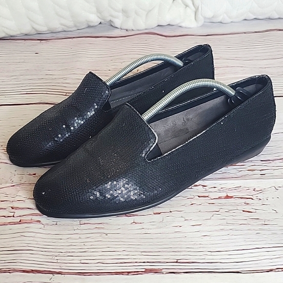 AEROSOLES Shoes - AEROSOLES Black Sequined Ballet Flats Size 9
